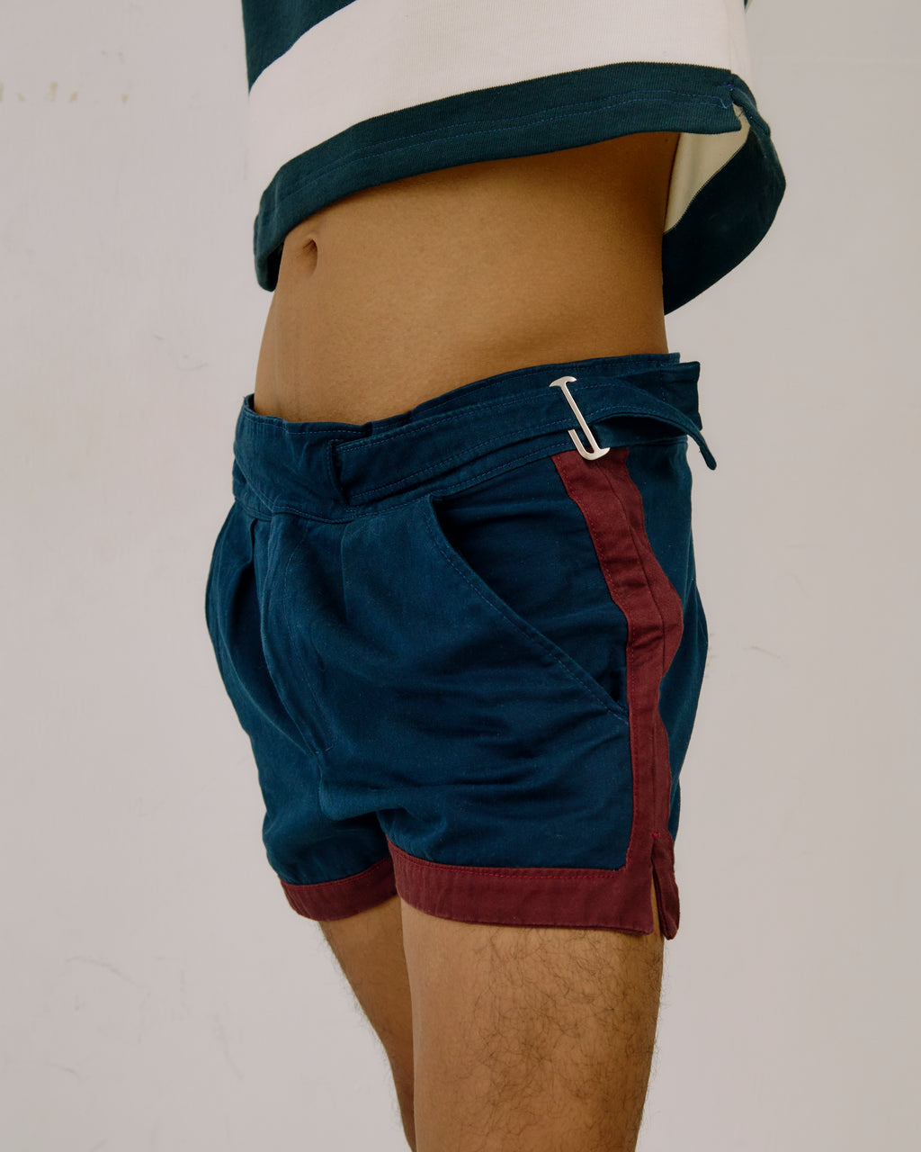 SCRUM HALF SHORTS NAVY/MAROON