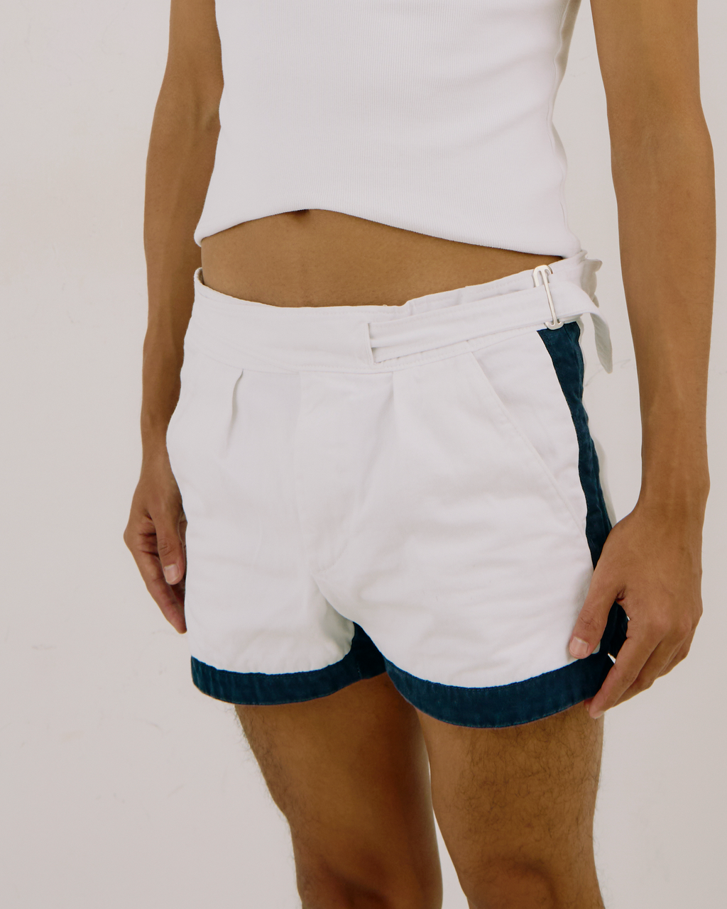 SCRUM HALF SHORTS IVORY/NAVY